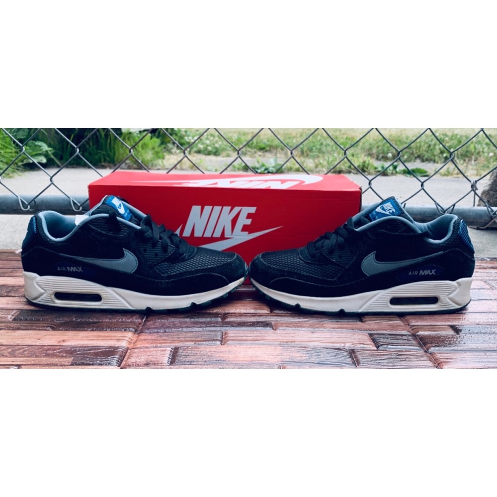 Nike Air Max 90 Essential • 537384-041 • Men's • 8 - Picture 9 of 11